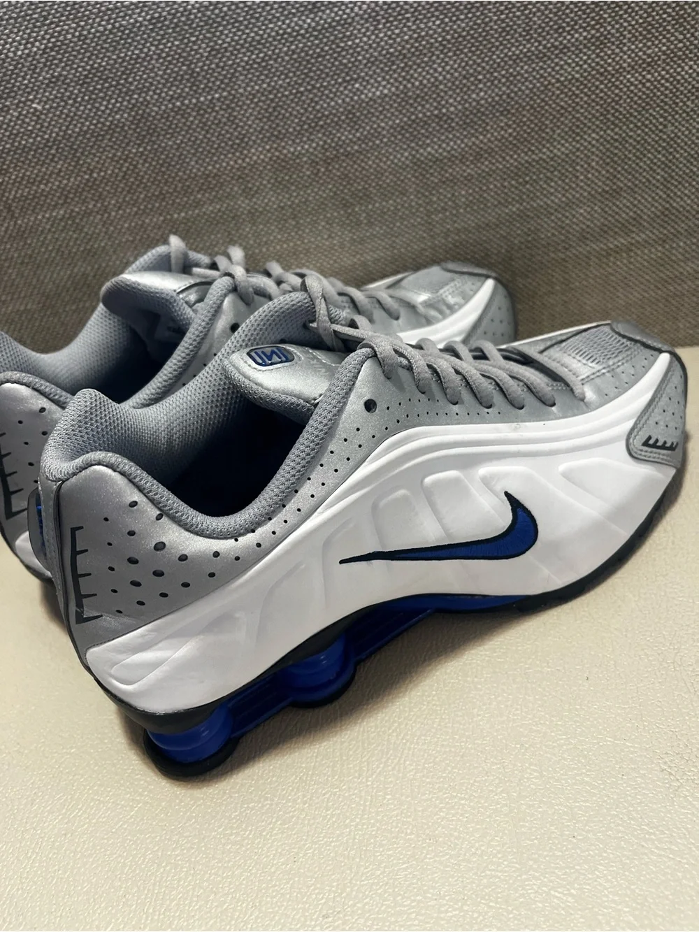 Nike Shox 4 White, Gray & Blue Running Sneakers Women’s Size 6
